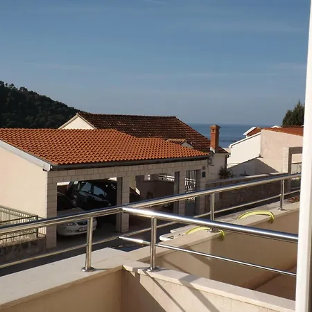 Arielle Two Bedroom In Lapad Dubrovnik